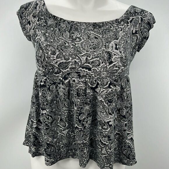 Torrid black and white paisley floral cropped top size large - Picture 1 of 4